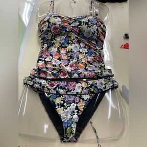 LUCKY BRAND NWT Floral Late Bloomer Two pieces Swimsuit Size Sm